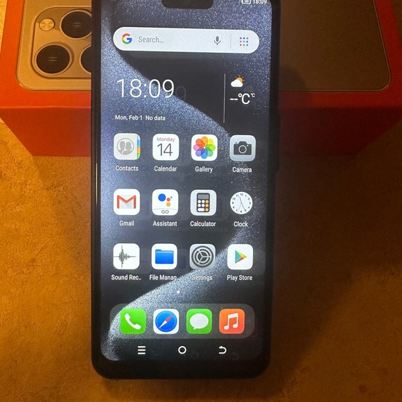 Brand new unlocked smartphone - Picture 3 of 11